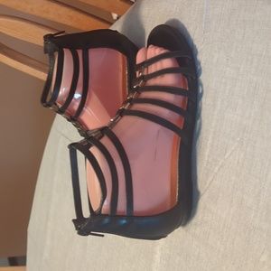 New @ttitude sandals